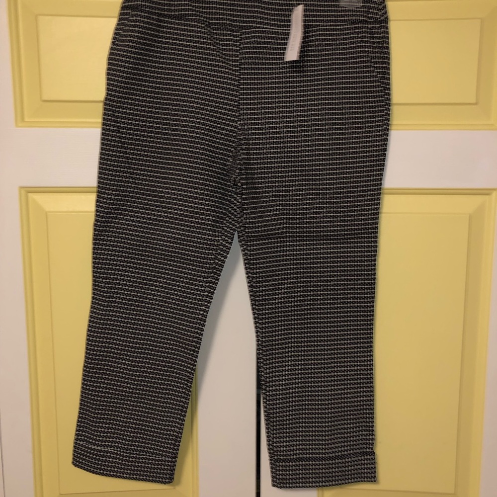 Capris - Picture 3 of 3